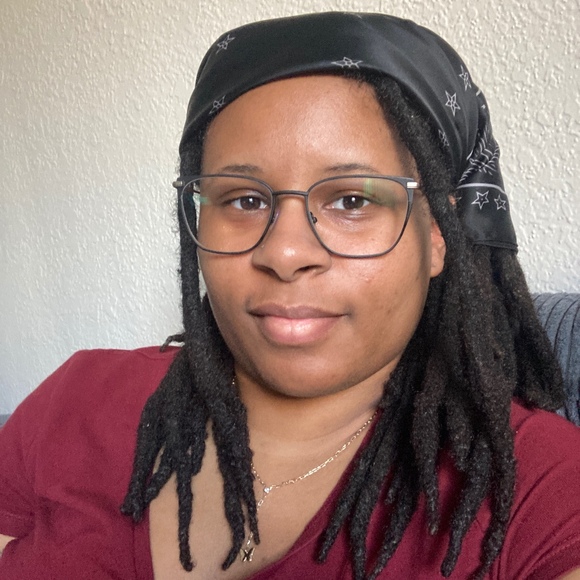 Meet your Posher, Taylor - Picture 1 of 1